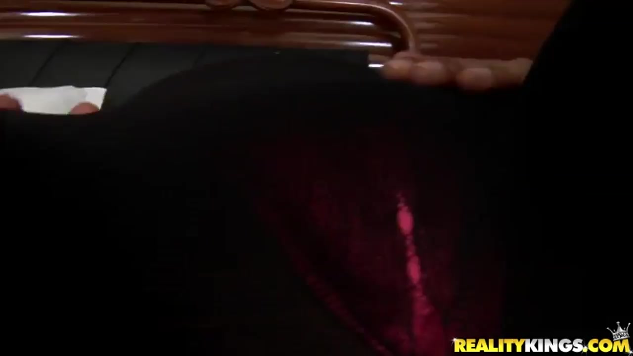 Milf latina Ana Luz sucks Roge Ferro