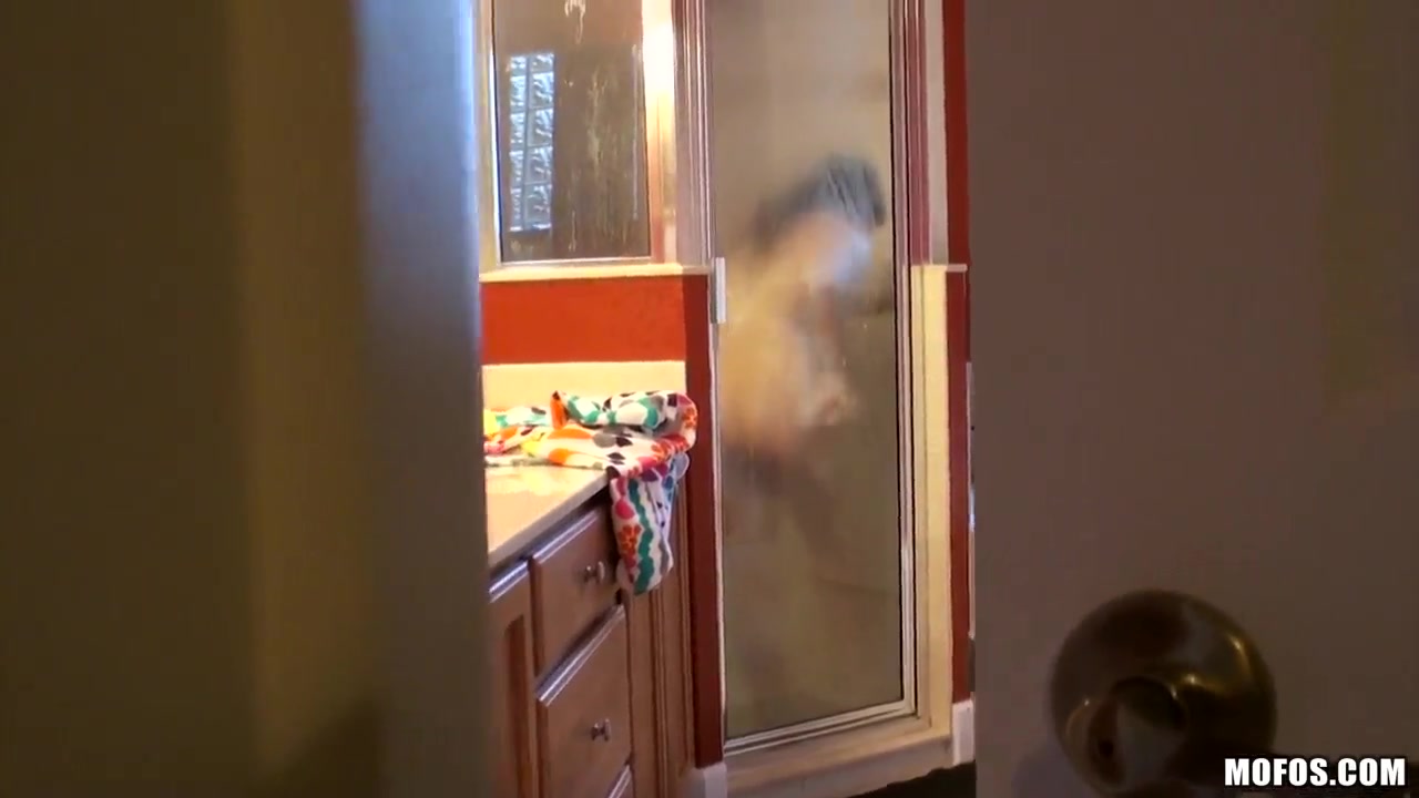 Megan Piper sucks big dick after a shower