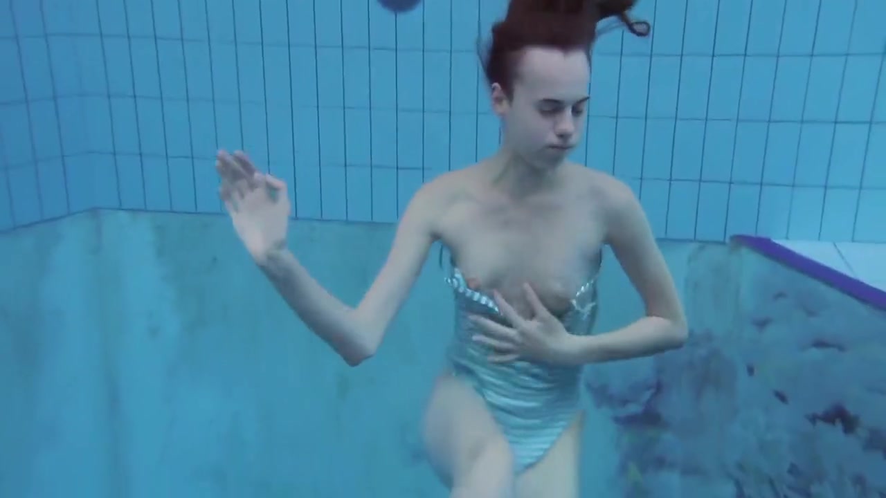 Super Hot Underwater Hairy Babe 5 Min With Anna Netrebko