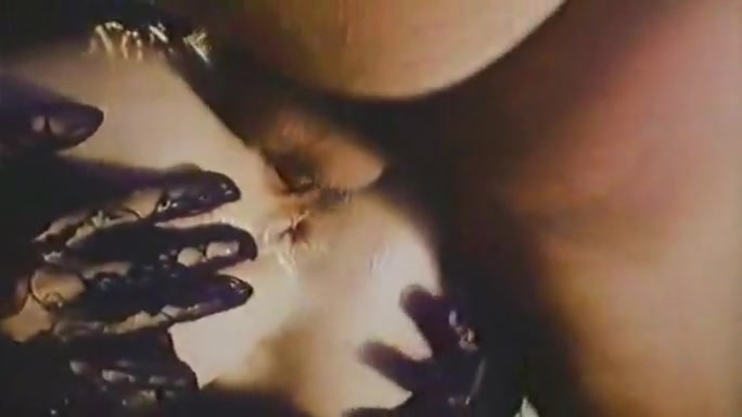 Cicciolina (Ilona Staller), Guido Sem, Anna Fraum in classic xxx scene