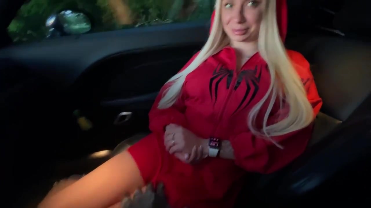 Red Riding Hood Sucking And Quickly Fucking With A Wolf Getting Creampied