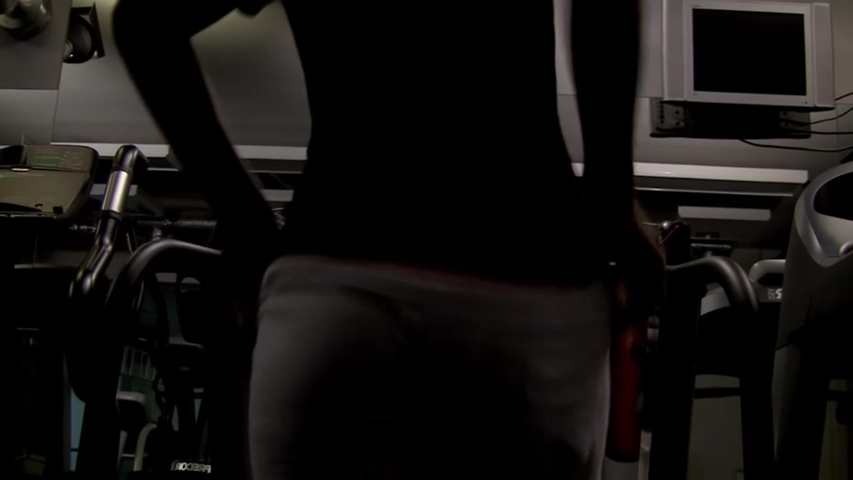 Sexy blonde gf doing sports and blowjob in the gym
