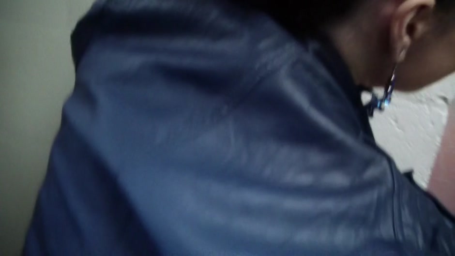 Ella in amateur video showing an outdoor blowjob