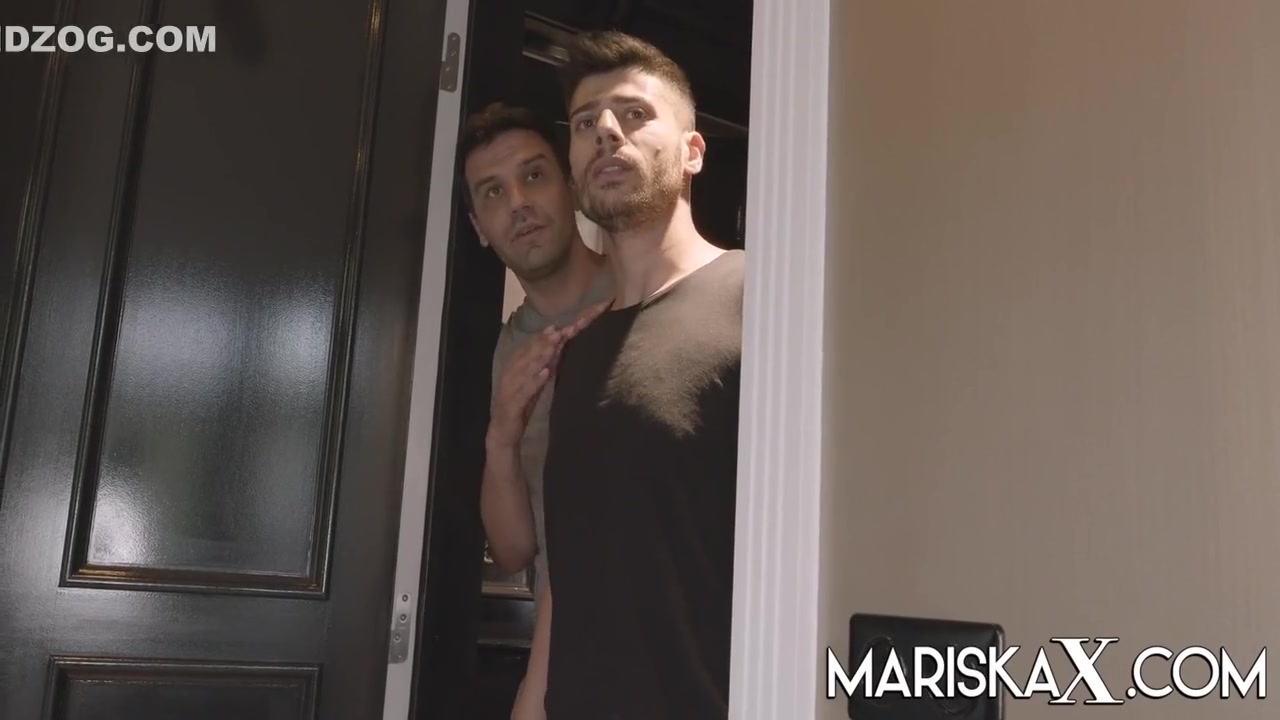 Euphoria Black Caught Masturbating And Fucked With Mariska X