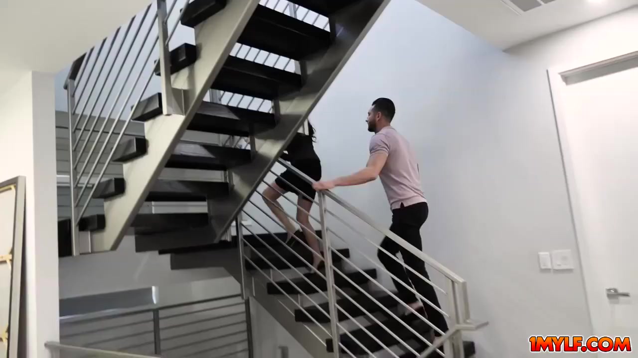 Lucky Client Fucking Hot Milf Clairs Pussy