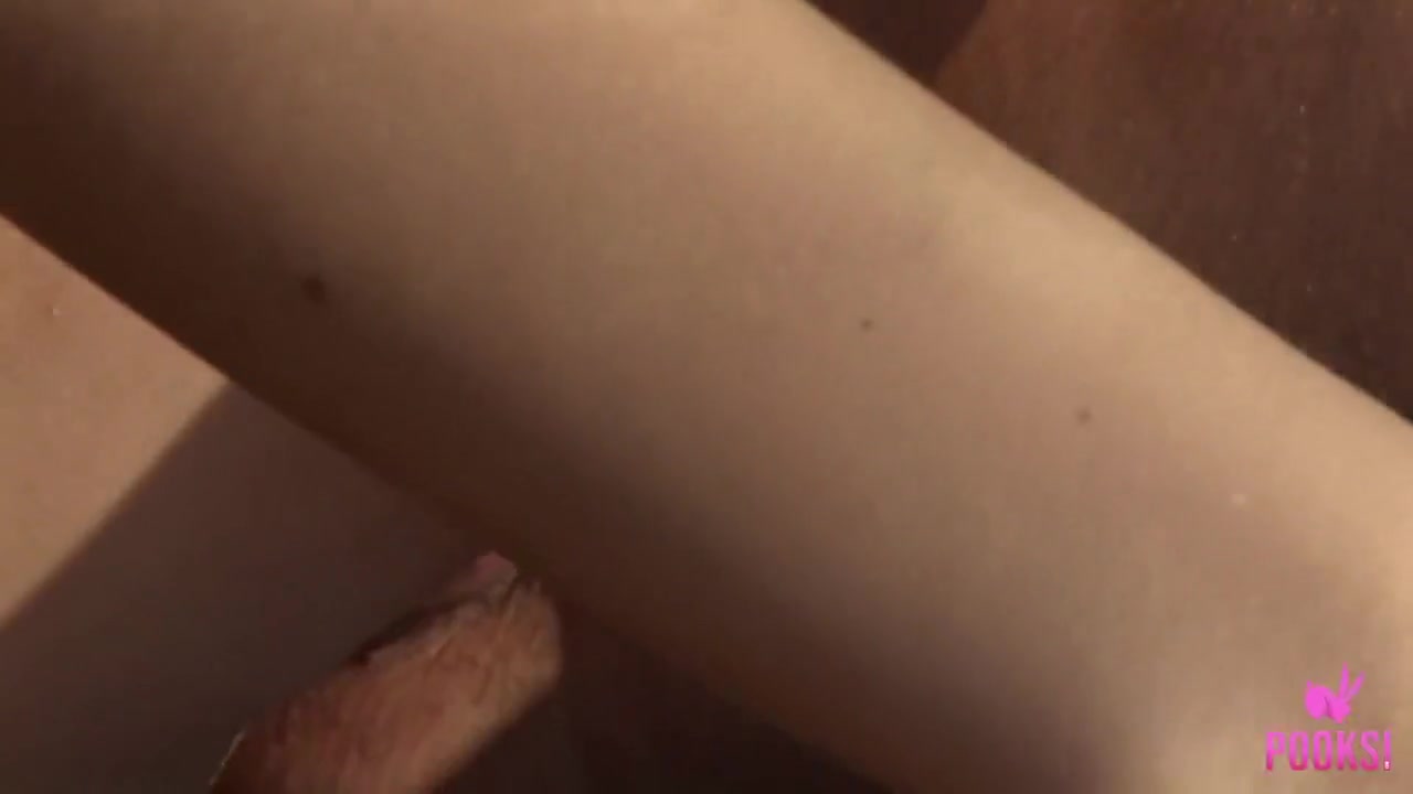 Young Exhibitionist Arya Takes Her Clothes Off At The Beach To Masturbate!