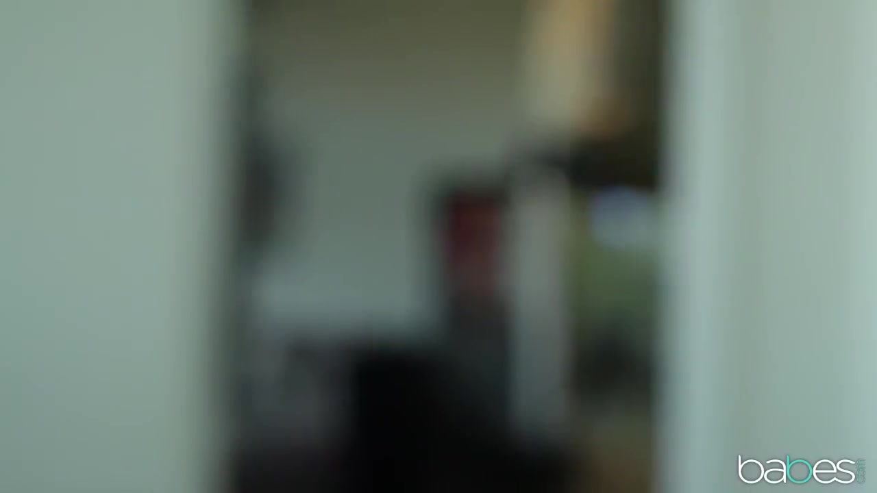 Thick Blonde With Big Natural Boobs Gets Tit-fucked By A Stranger