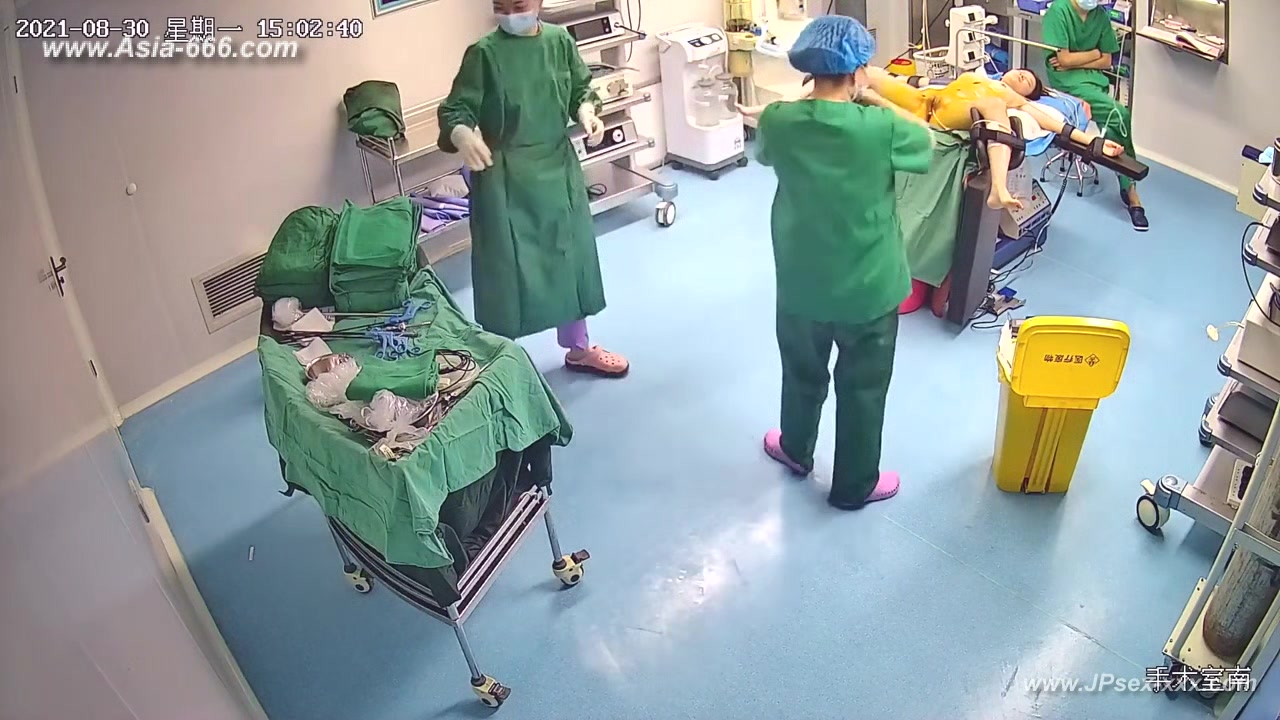 Peeping Hospital patient.15