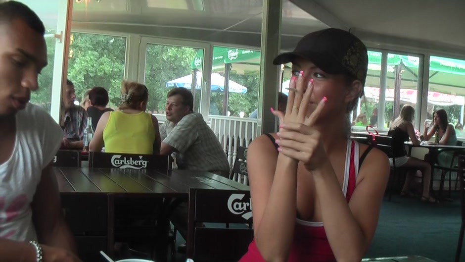 Kiki in beautiful bimbo enjoys getting fucked in the park