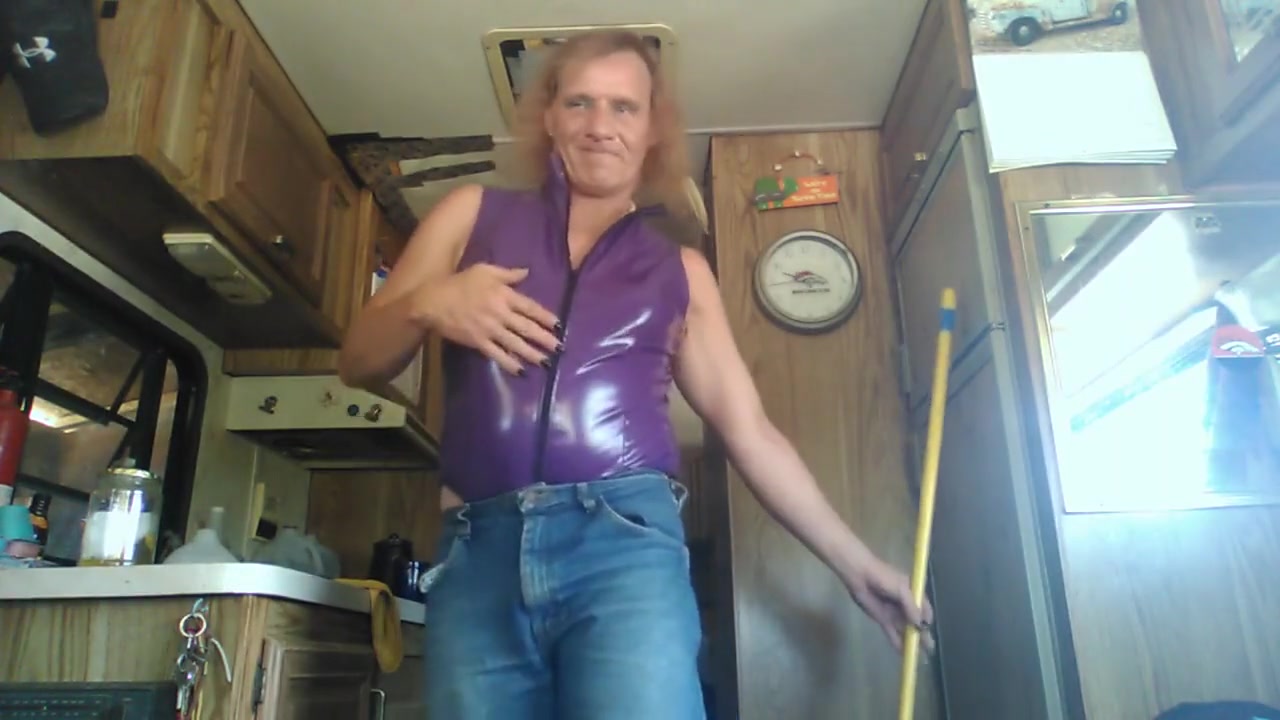 Joanne Sweeping Cleaning Dancing And Cummimg For You