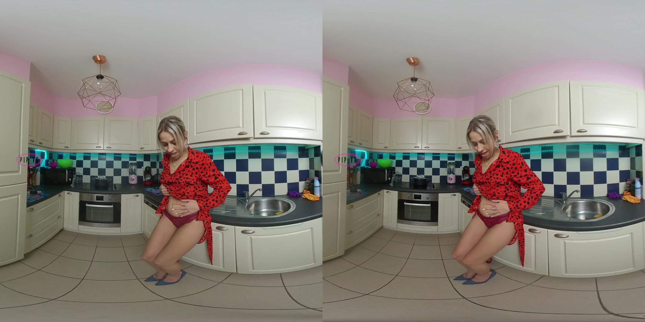 Playing in the Kitchen - PIPVR