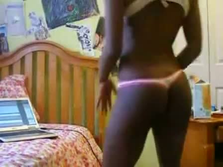 Ebony hottie sexy dance at home