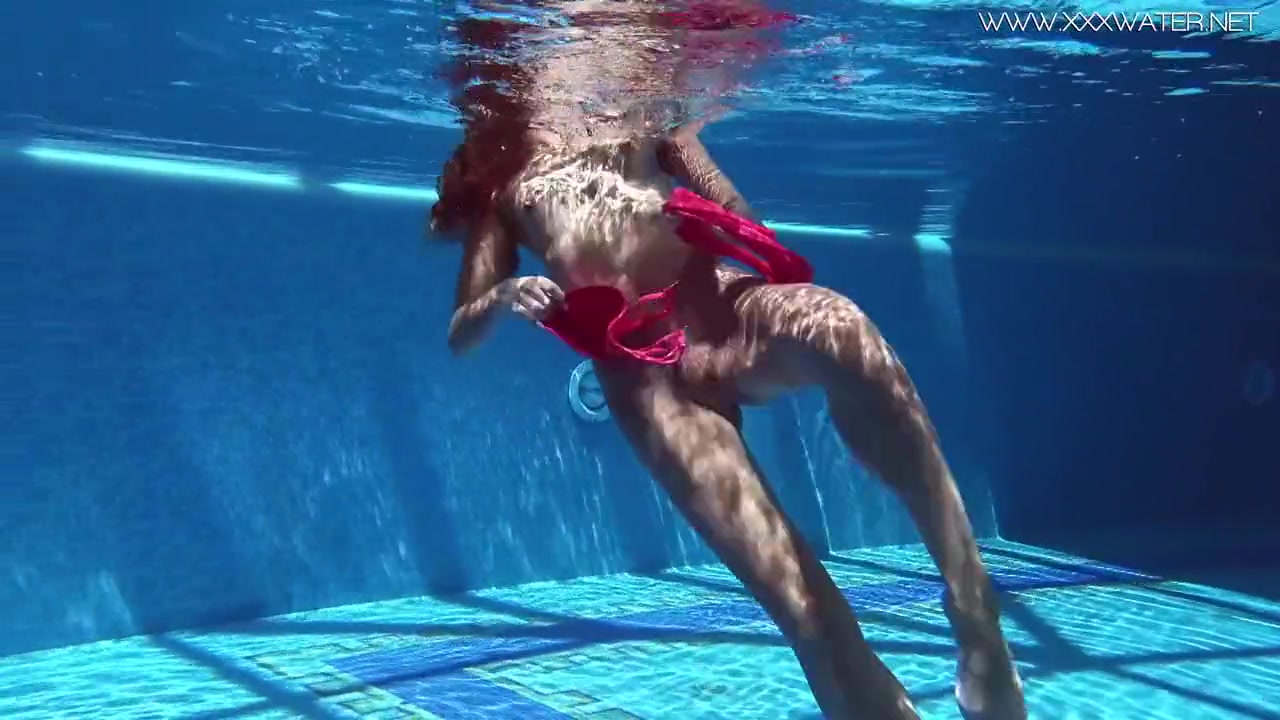 Mastubates Her Sexy Wet Pussy By The Pool With Tiffany Tatum