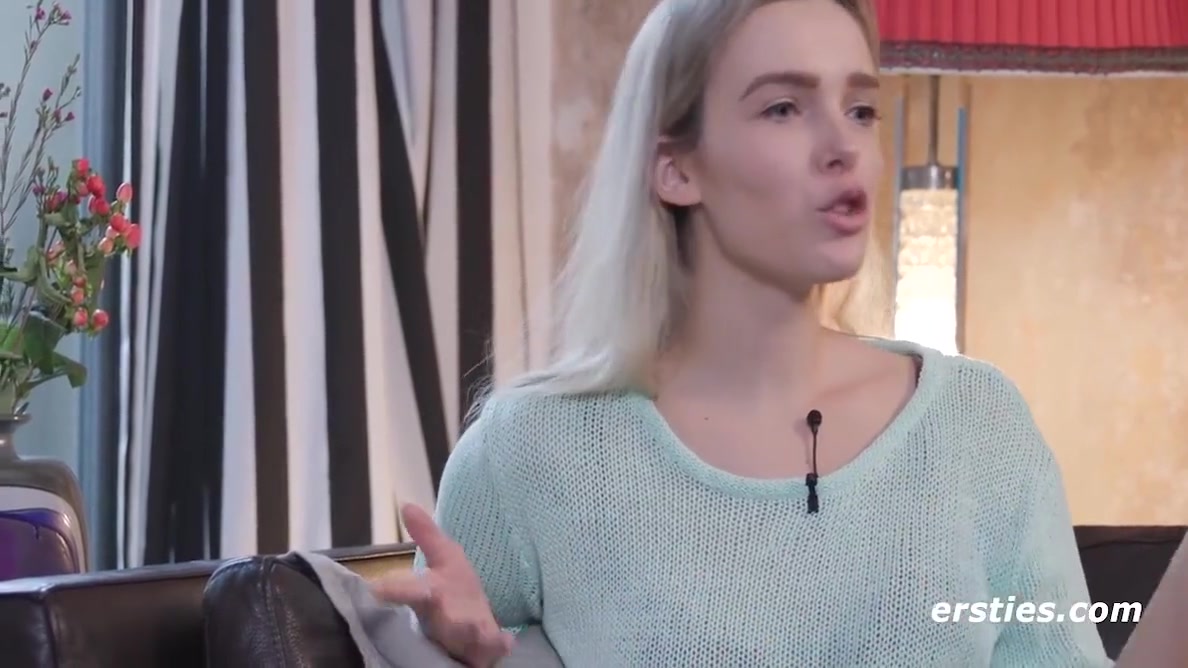 Die Blonde Sandy S Macht Es Sich Selbst Mit Einem G-punkt-dildo