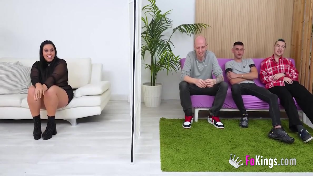 Curvy Is Back Years Later For An Astounding Sexy Blind Date! With Vicky Bren