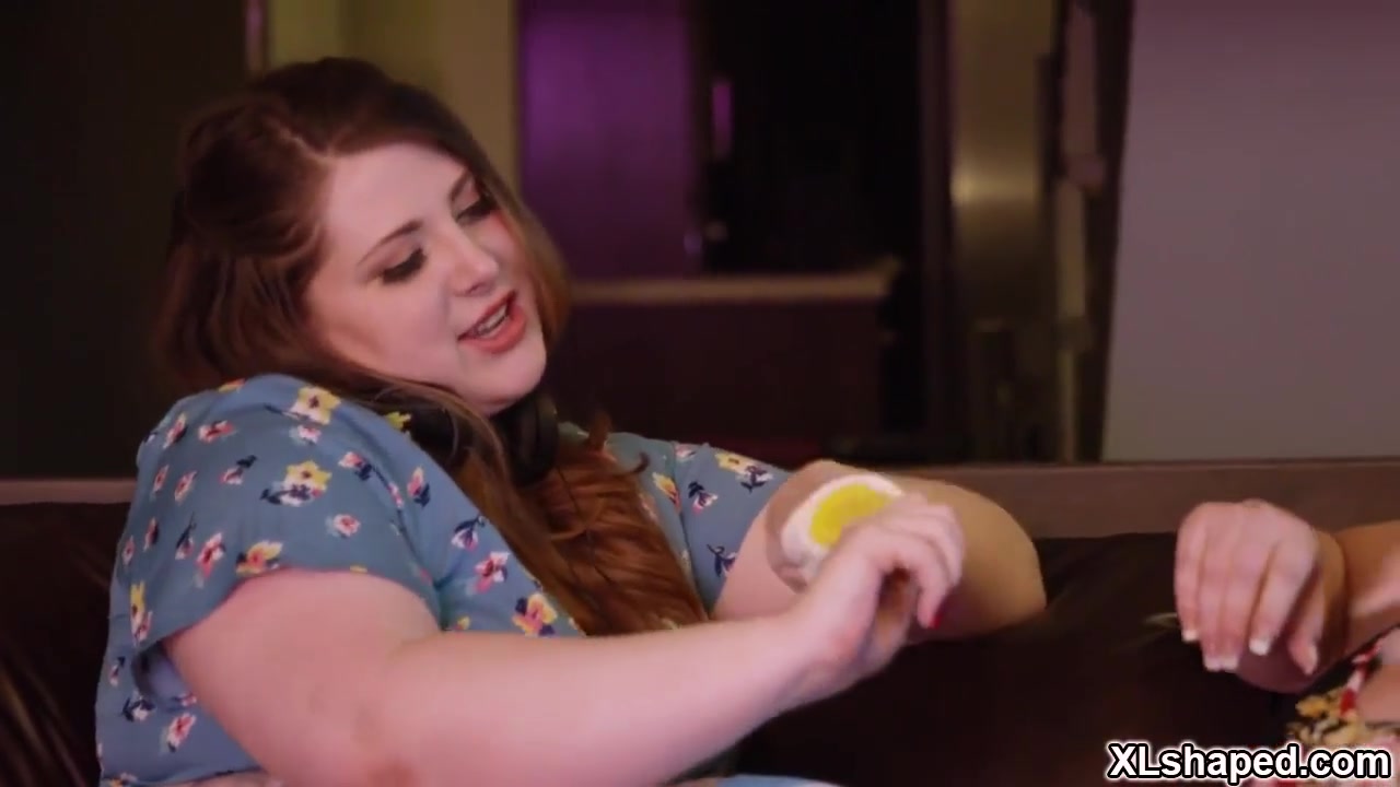 Gorgeous Chubby Babes Licks Pussies Until Orgasms