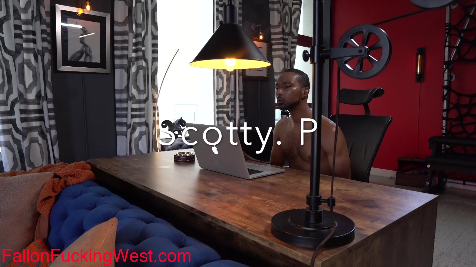Fallons Ass For Scotty - Sex Movies Featuring Fallonwest