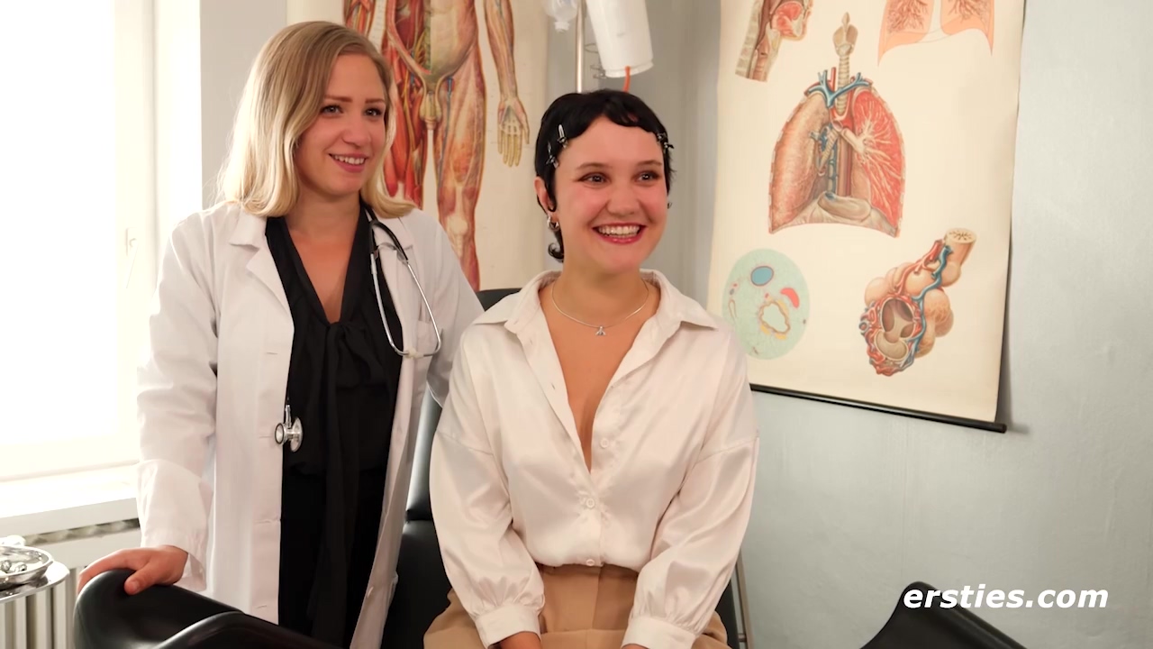 Lesbische Doktorspiele Mit Gabi Und Hannah M