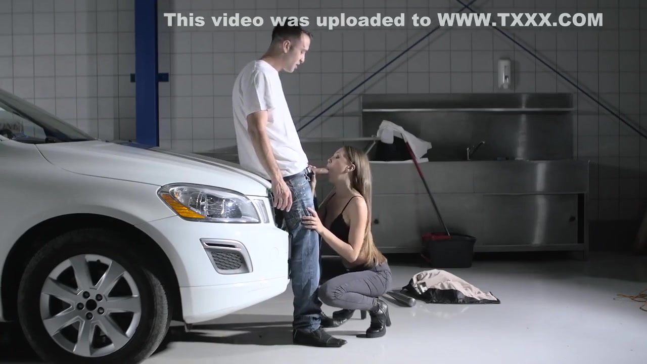 Veronica Clark In Amazingly Sexy Chick Sucks Dick And Fucks In Garage