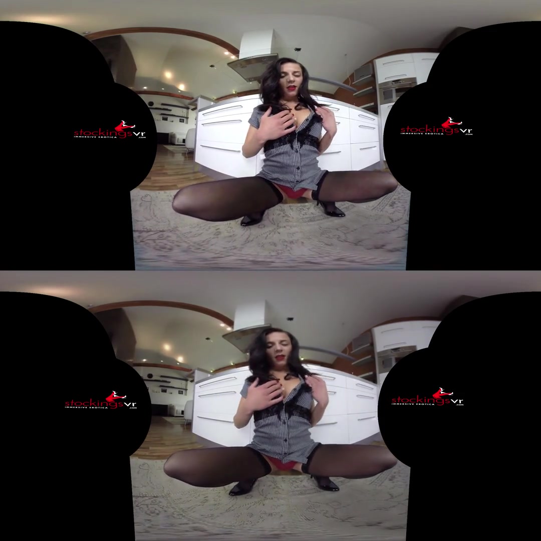 Lola Ver in Come Play With Me - StockingsVR