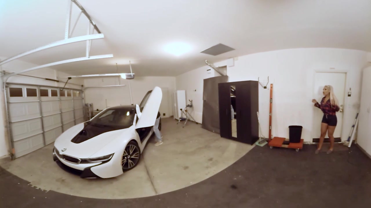 VR PORN-Hot Milf Fuck The Car Theif