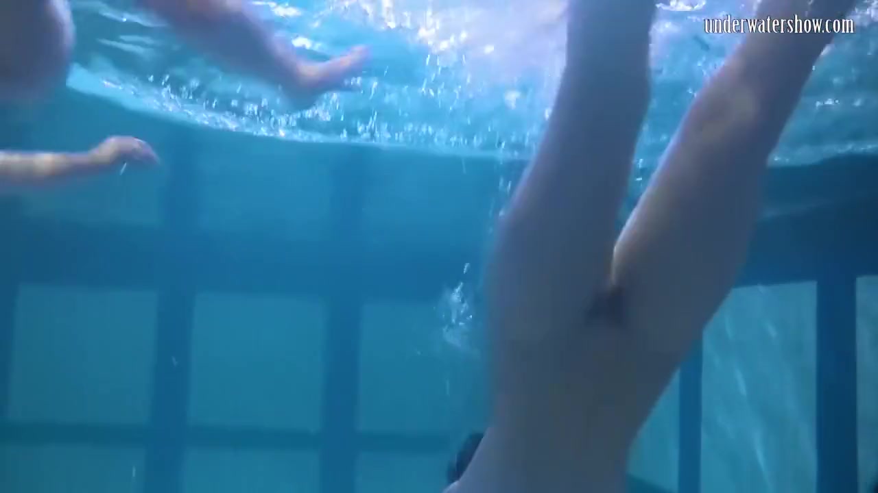 Teens And Solo teen 18+ Babe Swimming Underwater In Pool