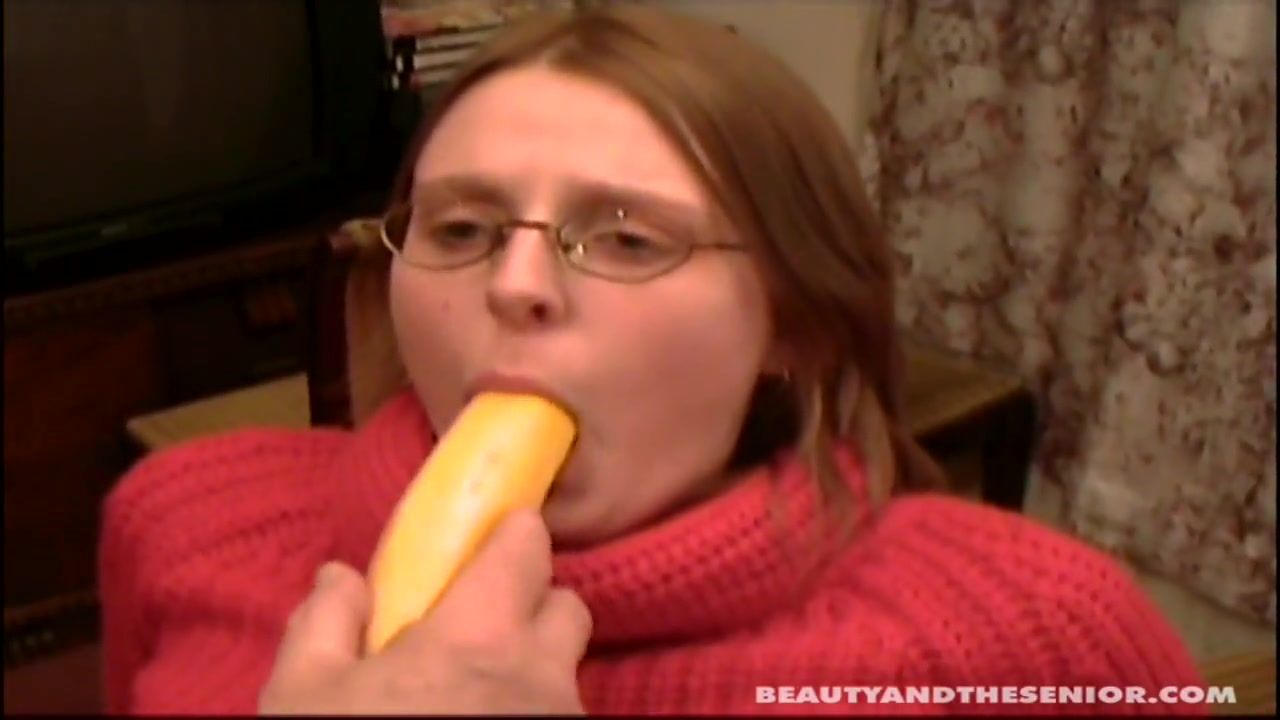 teen 18+ cutie suck and fuck an old dick