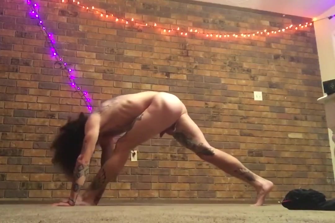 Gabriel Nude Yoga Quick Afternoon Session With Black Angel