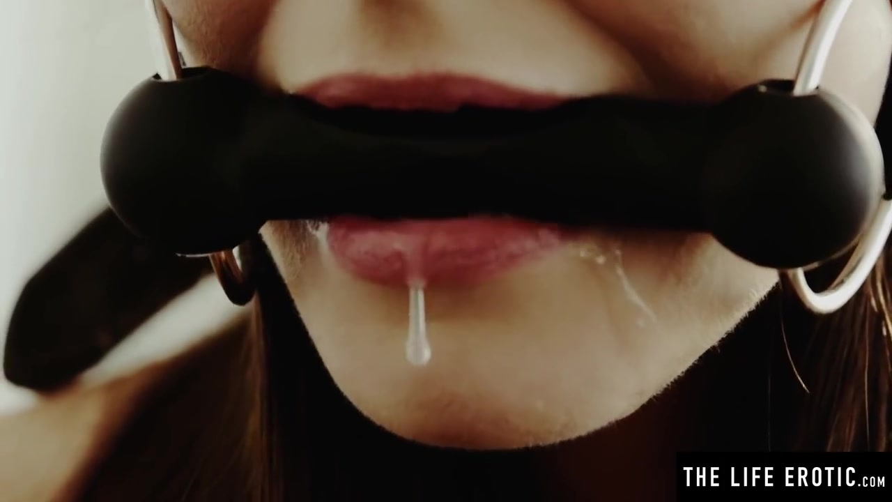 Watch This Kinky Girl Gag And Spank Herself While Masturbating - Kate Sin