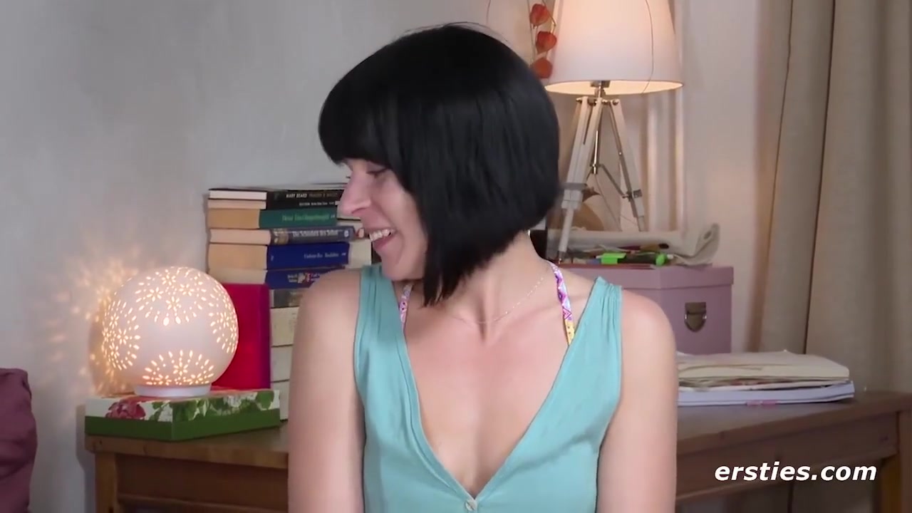 Studentin Aus Berlin Verwohnt Ihre Muschi Mit Dildo