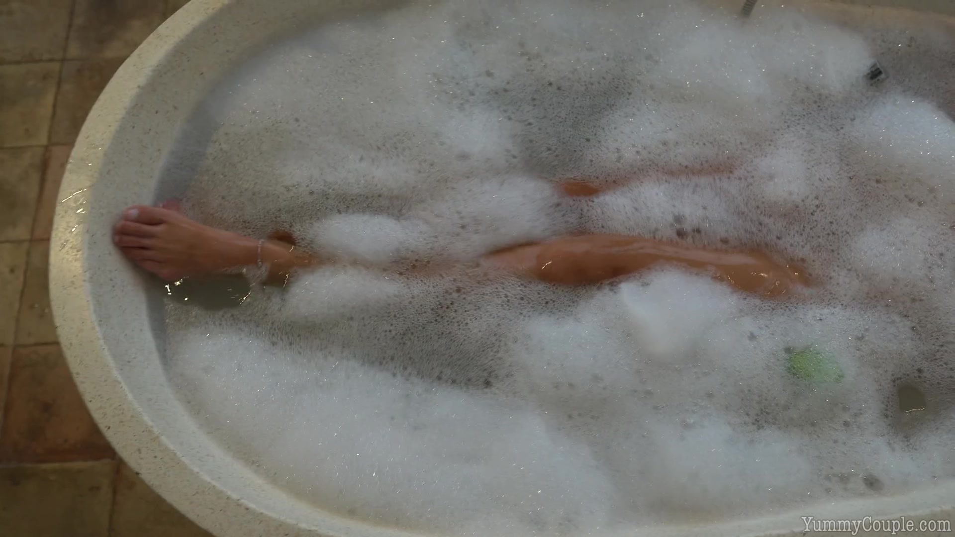 Cum Shower In The Bath - Sex Movies Featuring Yummycouple
