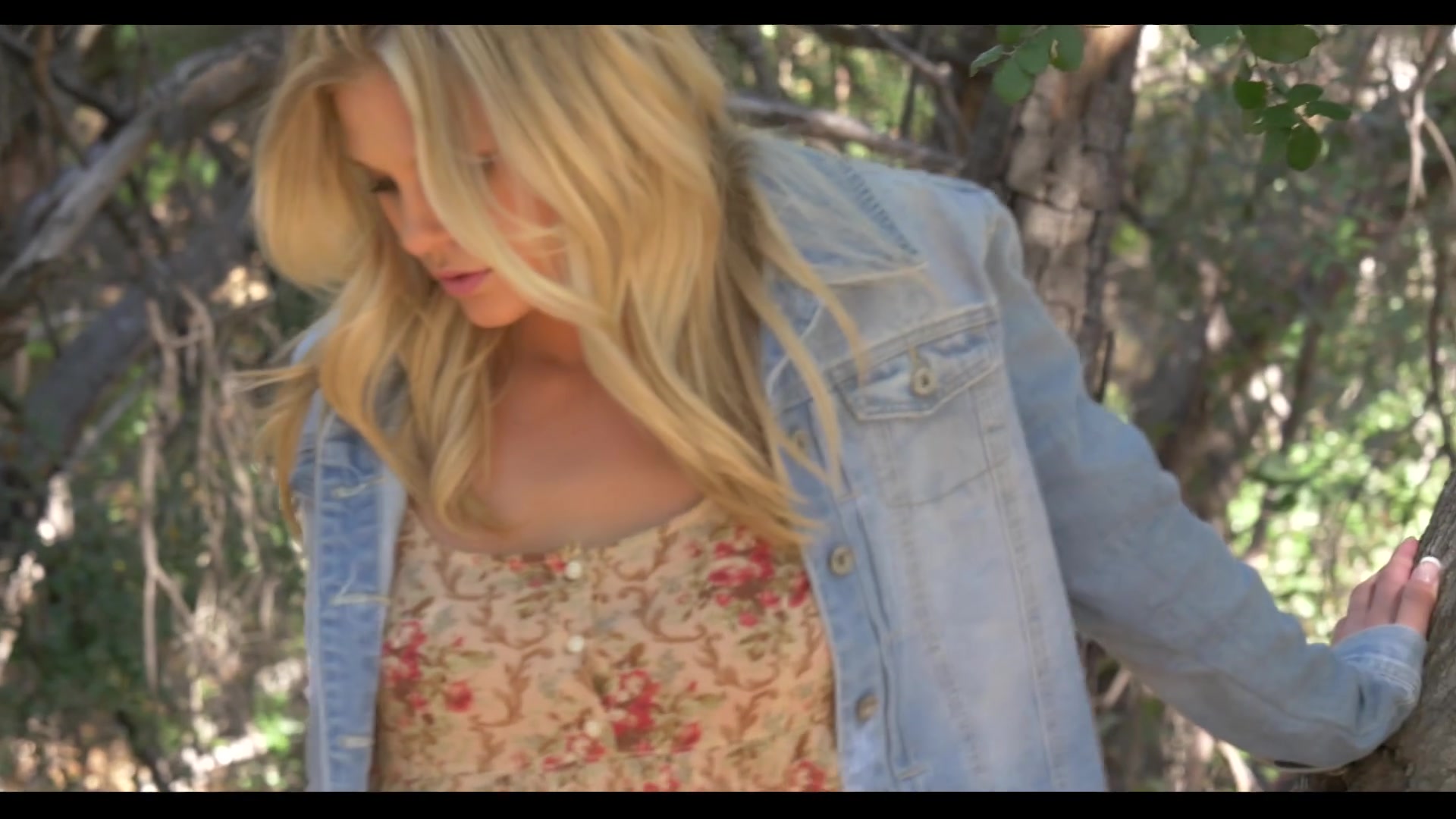 Scarlet Red In Enchanted Forest - Sex Movies Featuring Audrey Hollander
