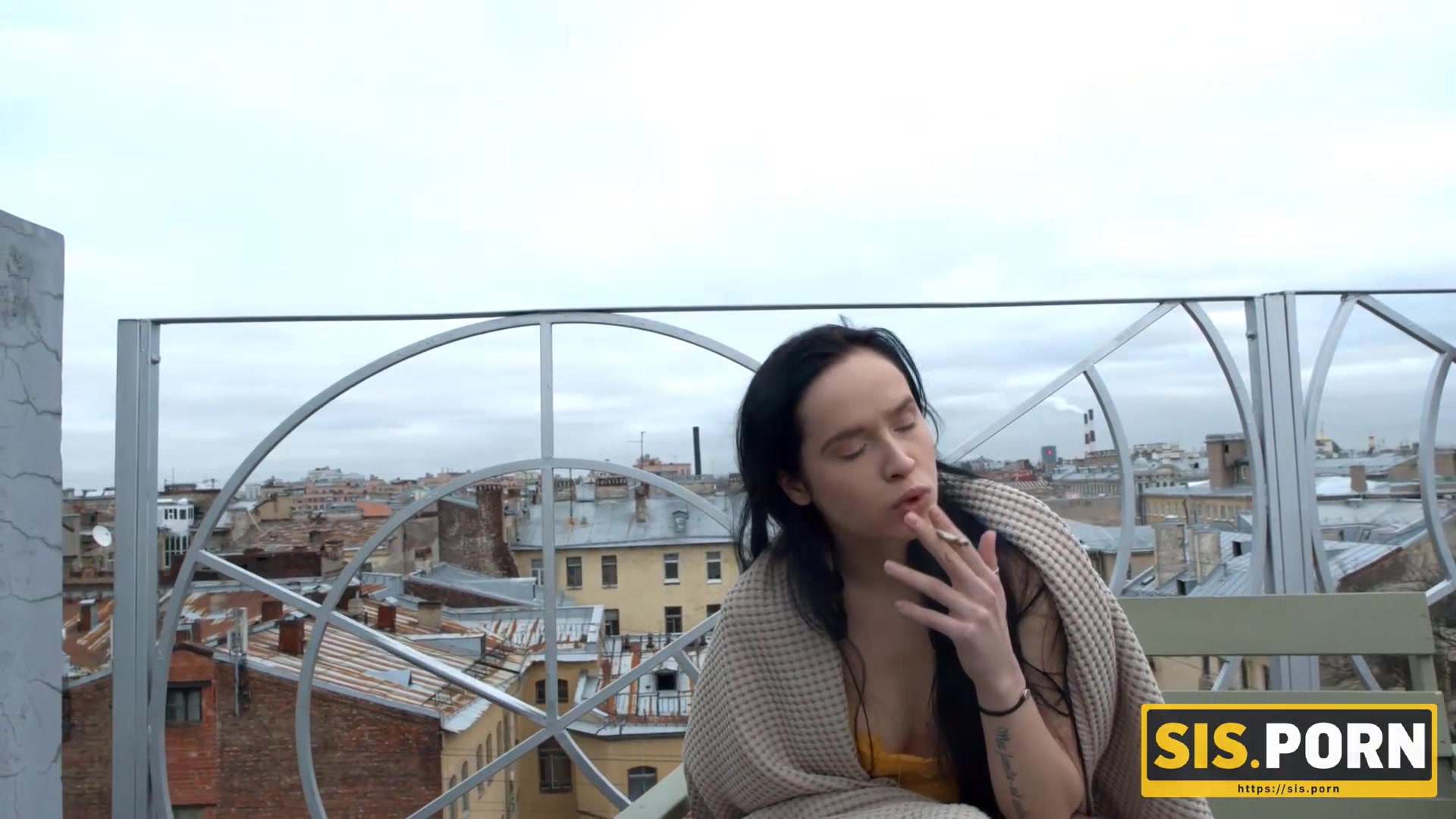 SISPORN. Guy catches stepsister smoking and fuck her into quick sex