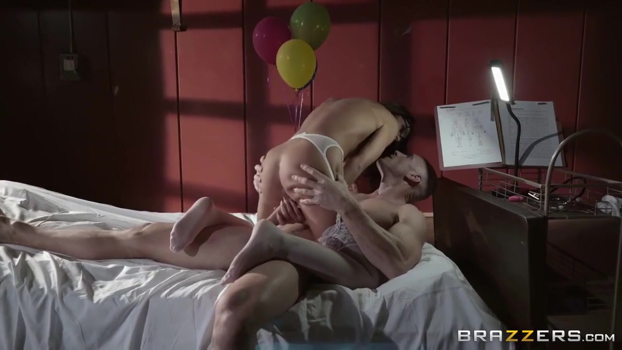 Freaking Out Baldhead Guy Licks teen 18+ Pussy In 69 Positions With Lily Adams And Johnny Sins