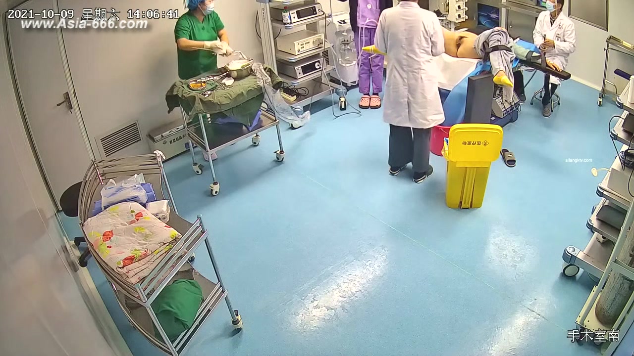 Peeping Hospital patient.13