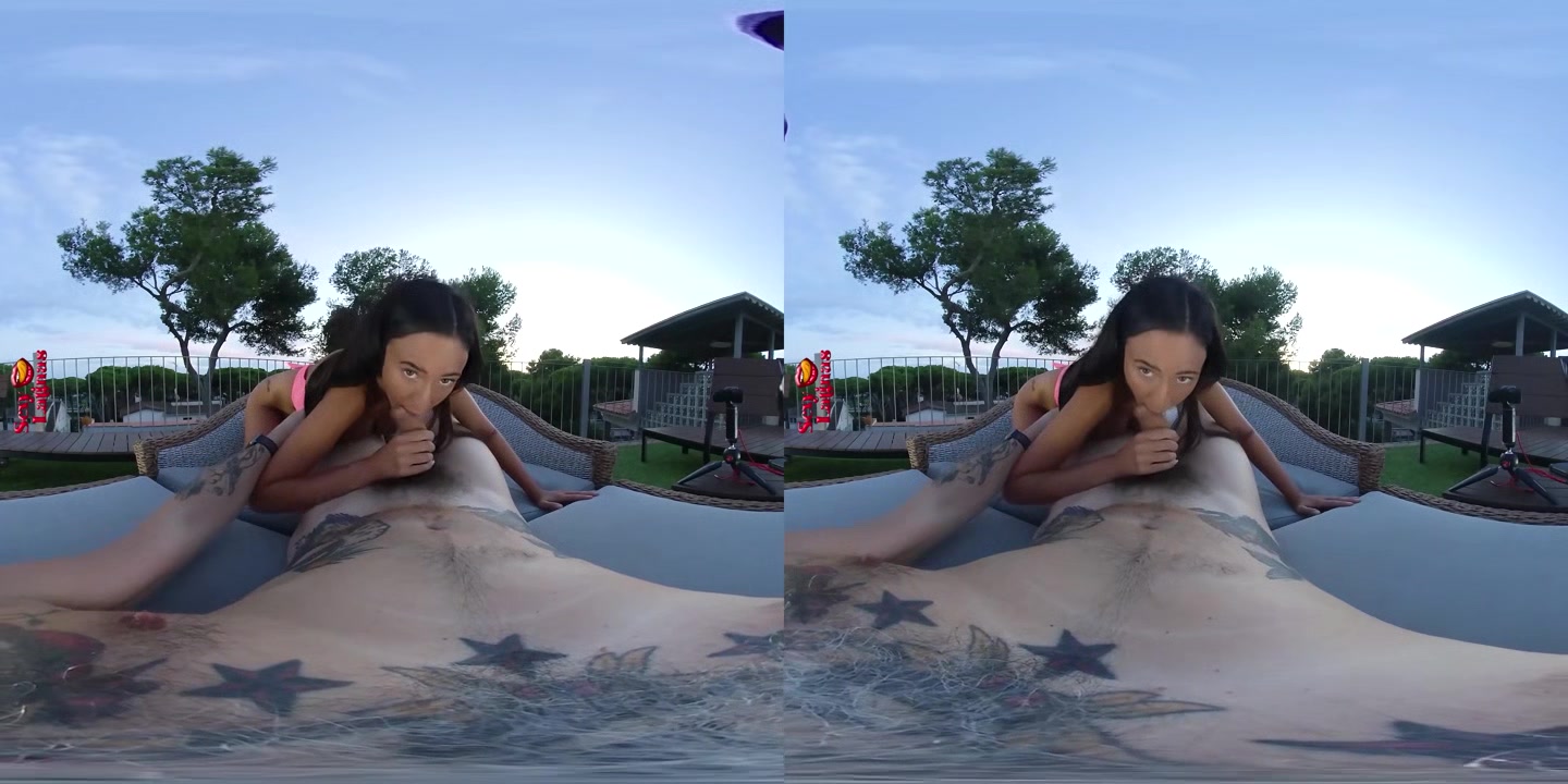 Sunset with a Busty Latina III - perVRt