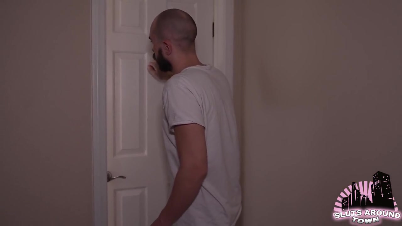 Ebony Babe Catches Roommate Spying With Cali Sweets And Peter King