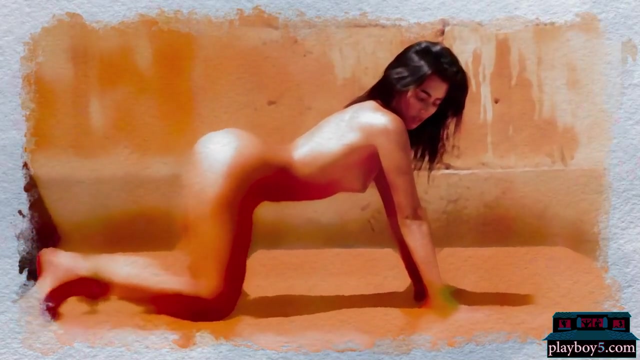 Petite Latina Katherinne Sofia Stripping