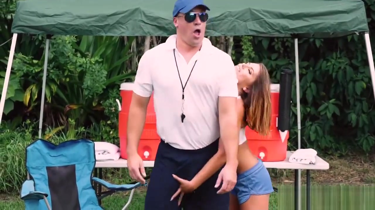 Adriana Chechik gets fucked by his coach while in the practice game