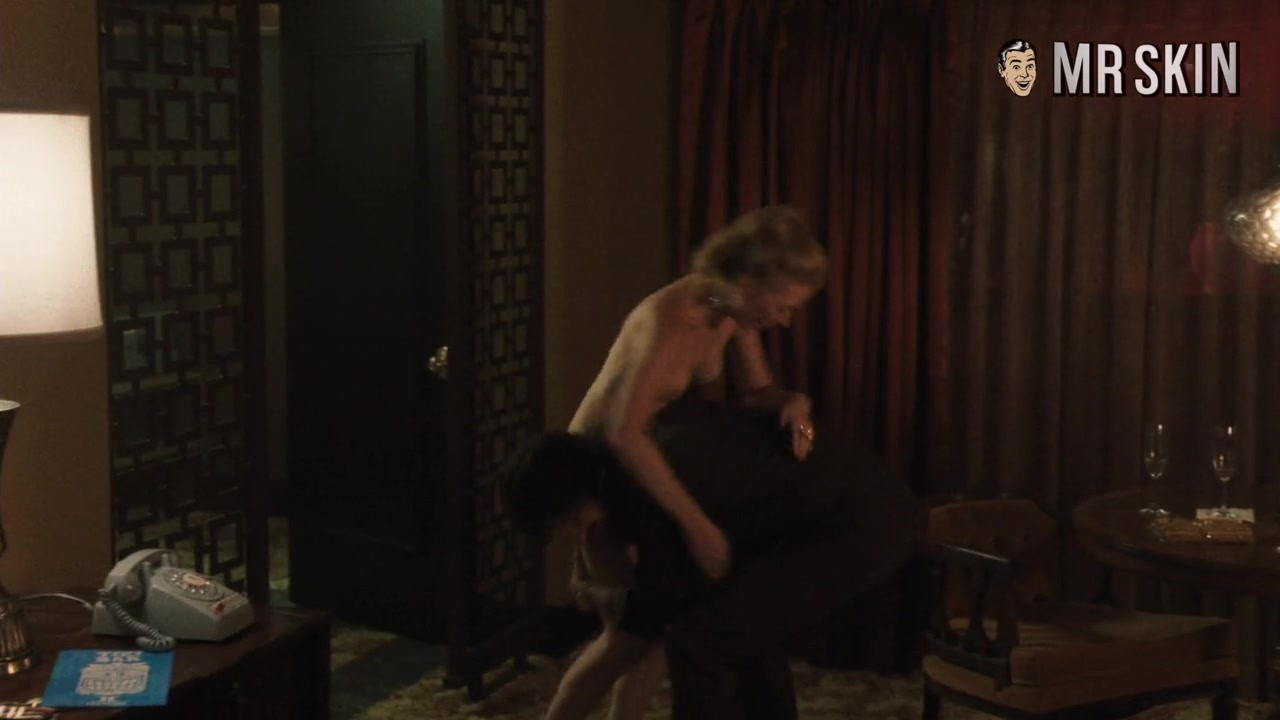 Naked Lizzy Caplan is Pure Magic - Mr.Skin