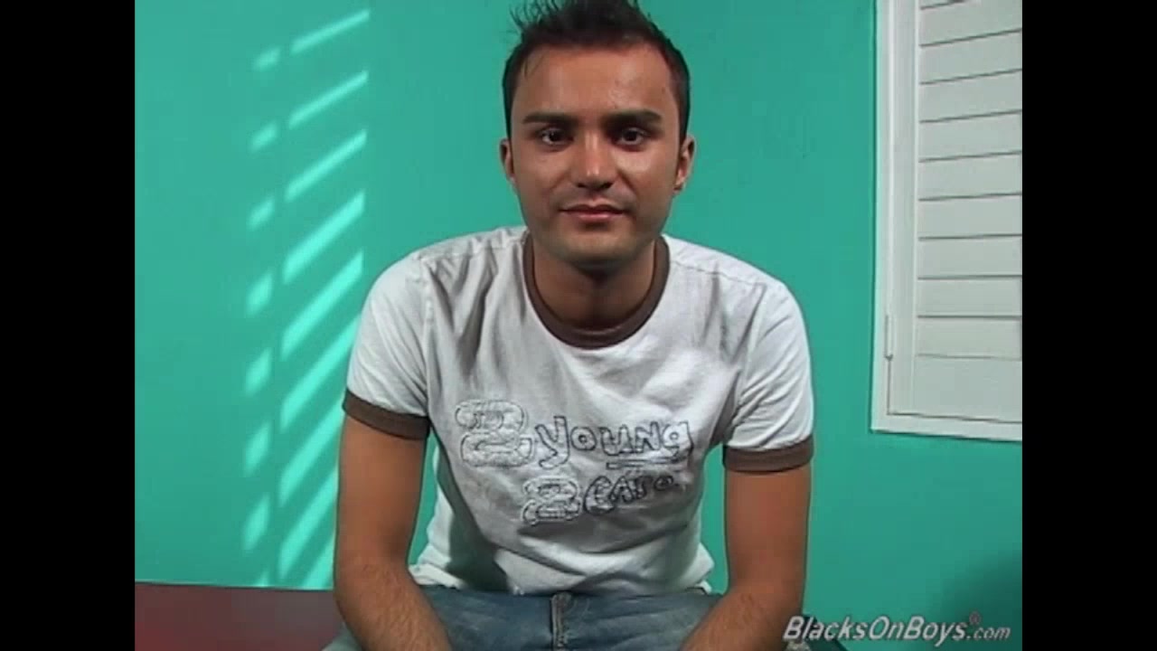 Amateur guy getting black cock up his ass