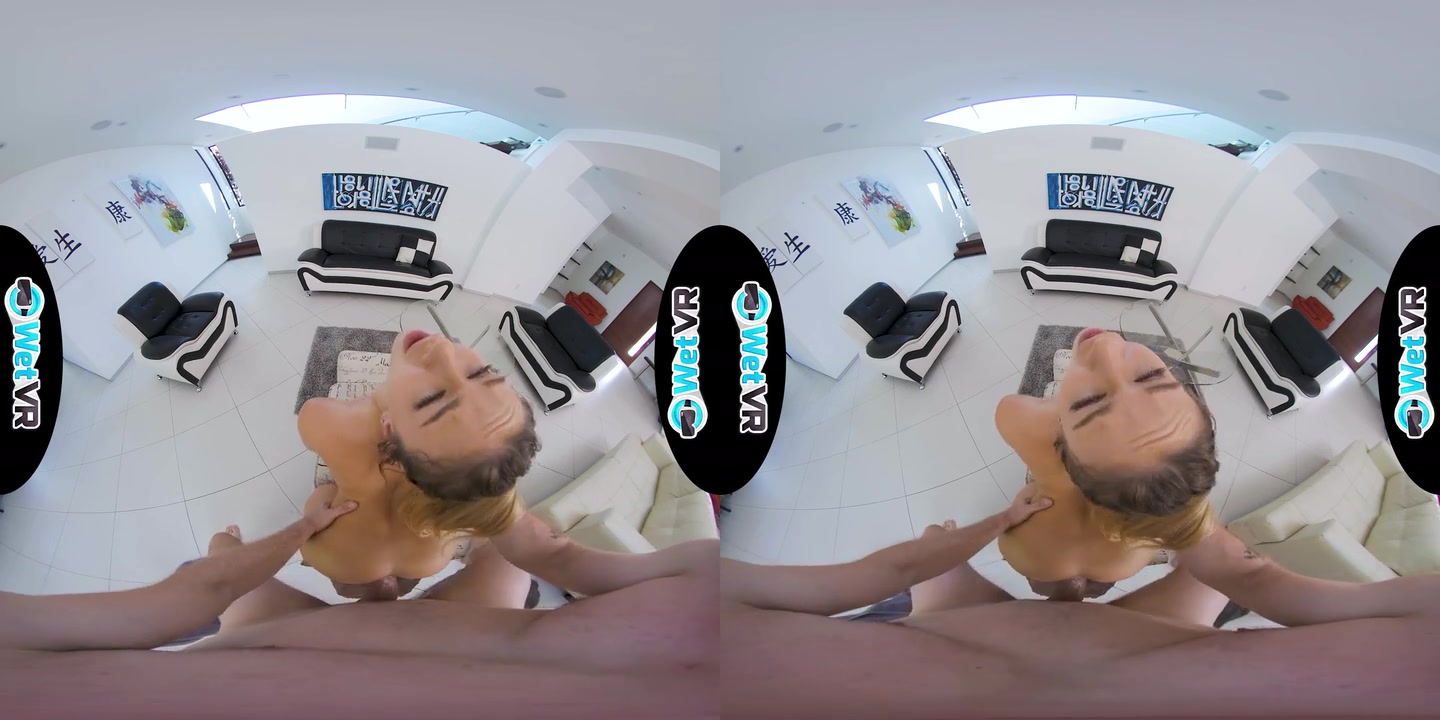 Naomi Swann in Bath Creep - WetVR