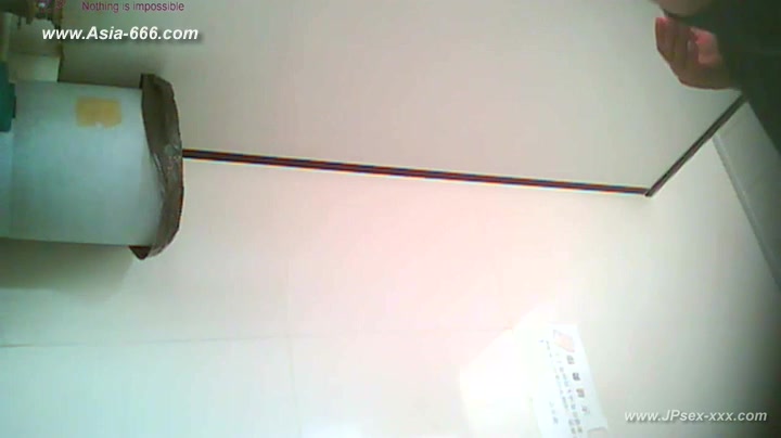 chinese girls go to toilet.54