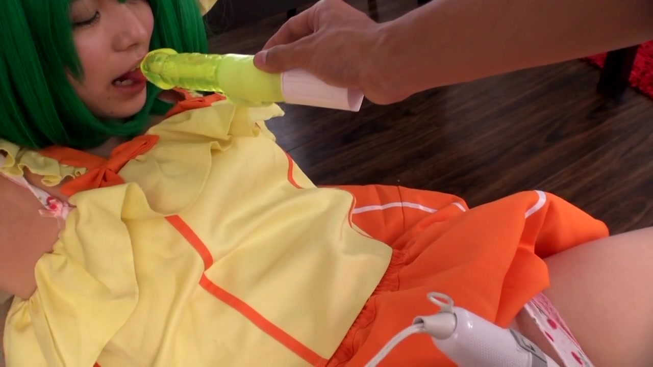 Cosplay Convention Gets Naughty - CosplayInJapan