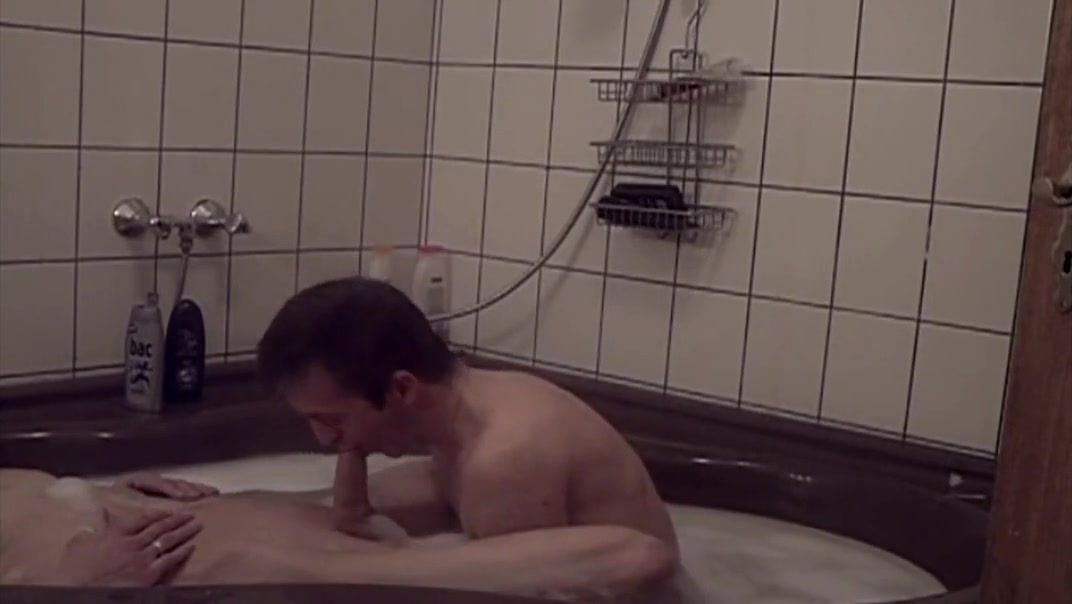 Mike Cumigout Im Badezimmer Mit Butch 6 Min