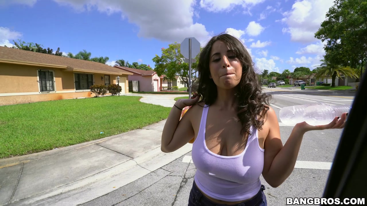 Nina Lopez slangs oranges and a fat ass - BigTitsRoundAsses