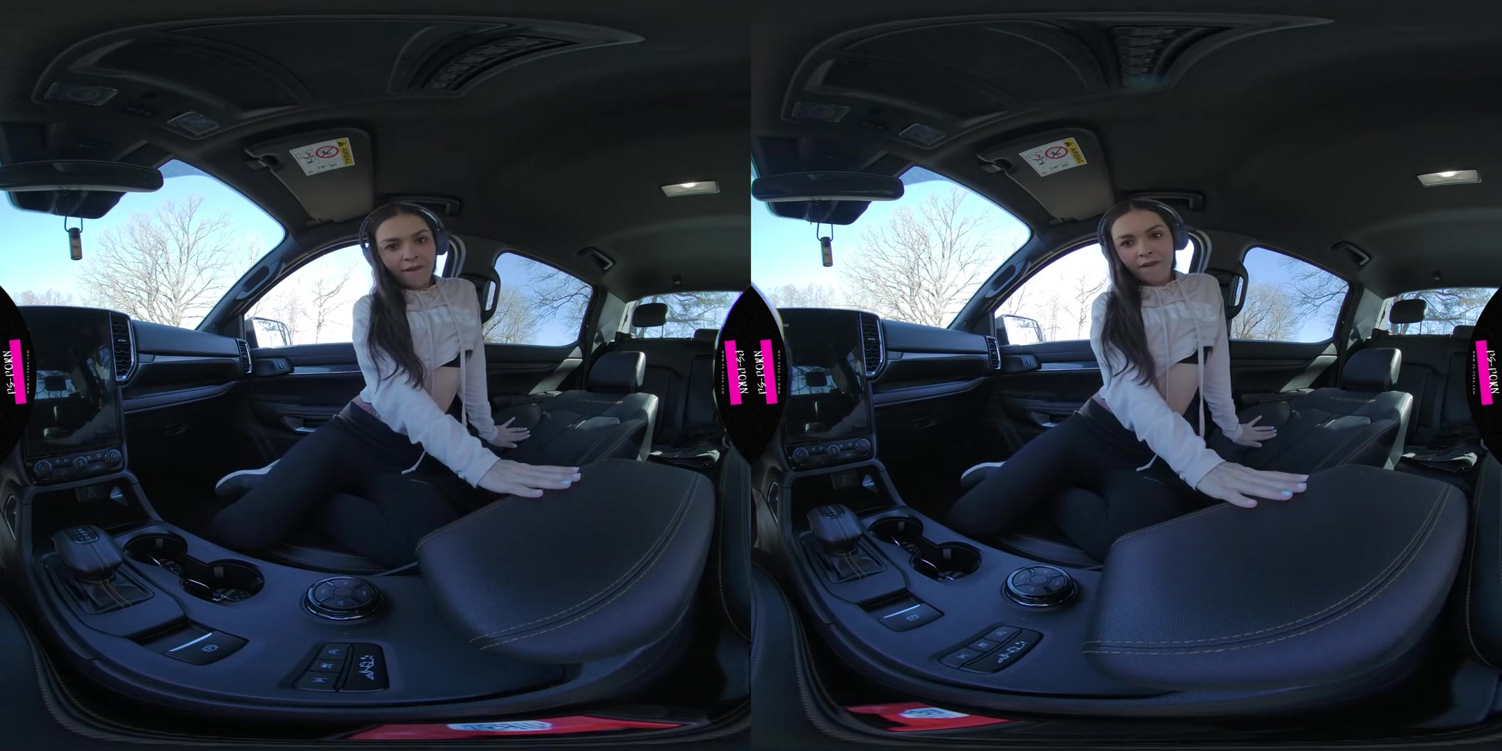 Yessica Pussy Masturbation In The Car