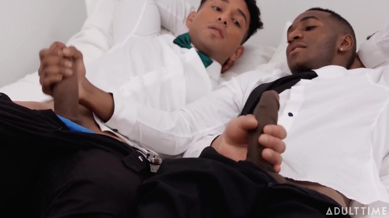 Jerk Buddies: Big Dicks And Cumshots - Kenzo Alvarez