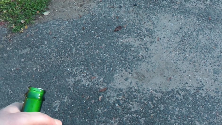 Hot chick gets her twat fucked in the outdoors