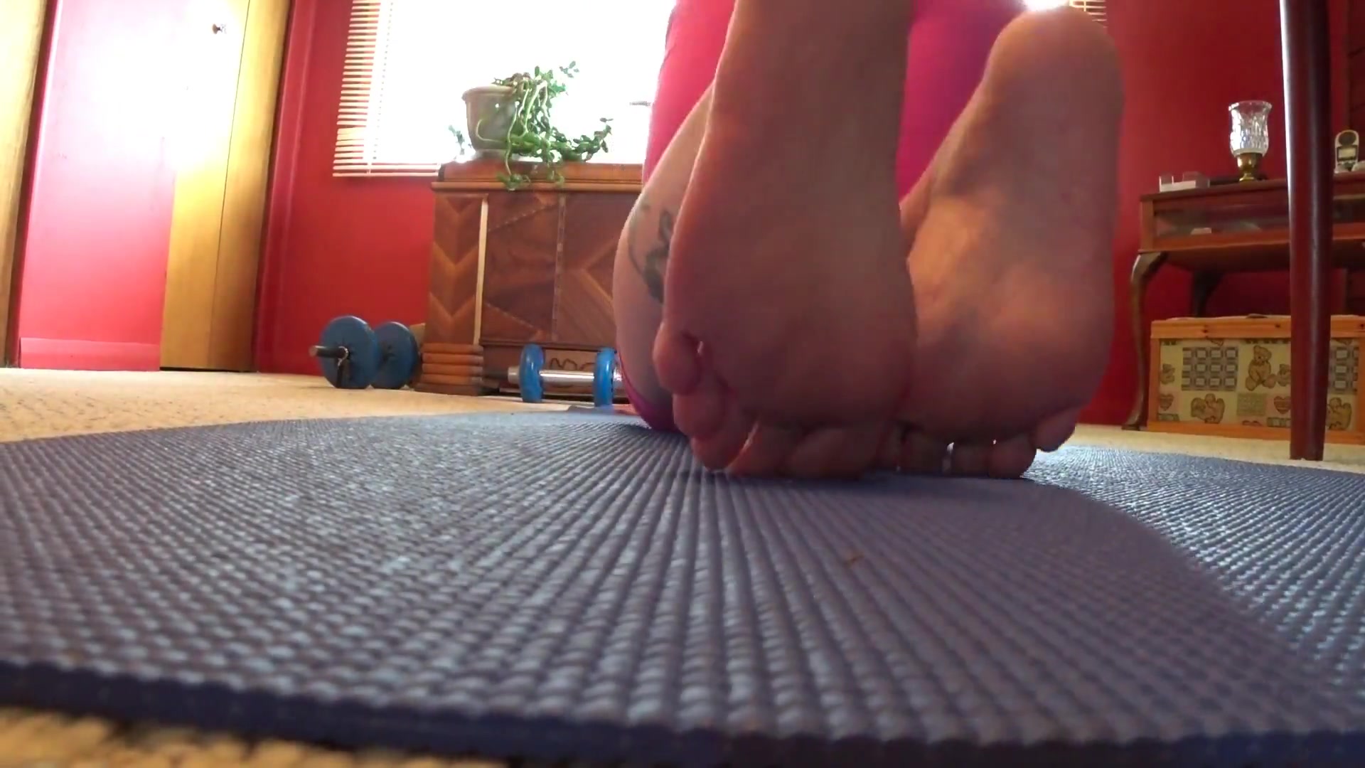 Barefoot Yoga Exquisite Feet To Worship - TacAmateurs